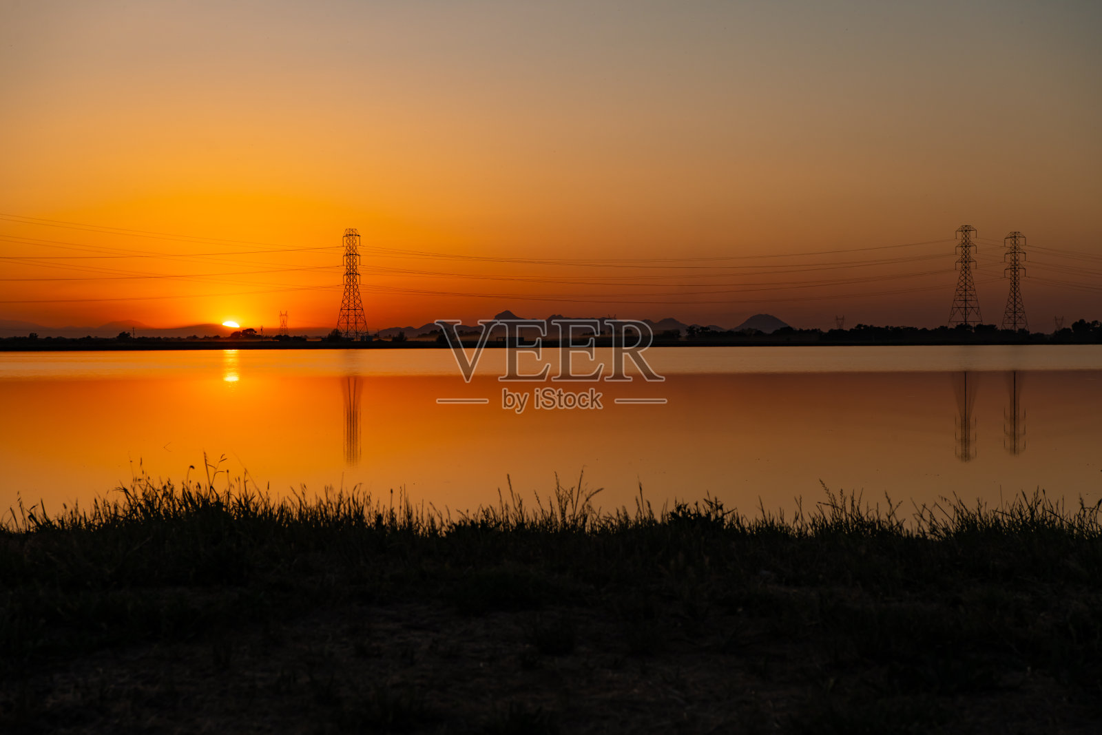 比茨山的日落照片摄影图片