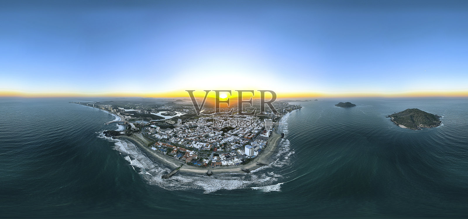 全景马萨特兰城市景观对太平洋,展示其巨大的美丽和海岸的威严照片摄影图片