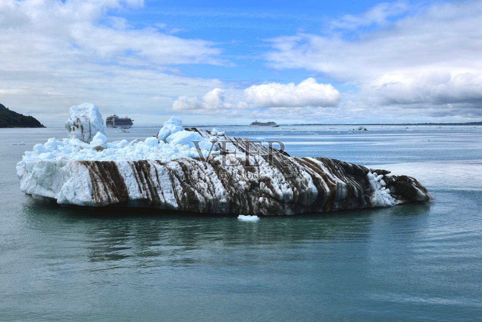雅库塔湾的哈伯德冰川照片摄影图片