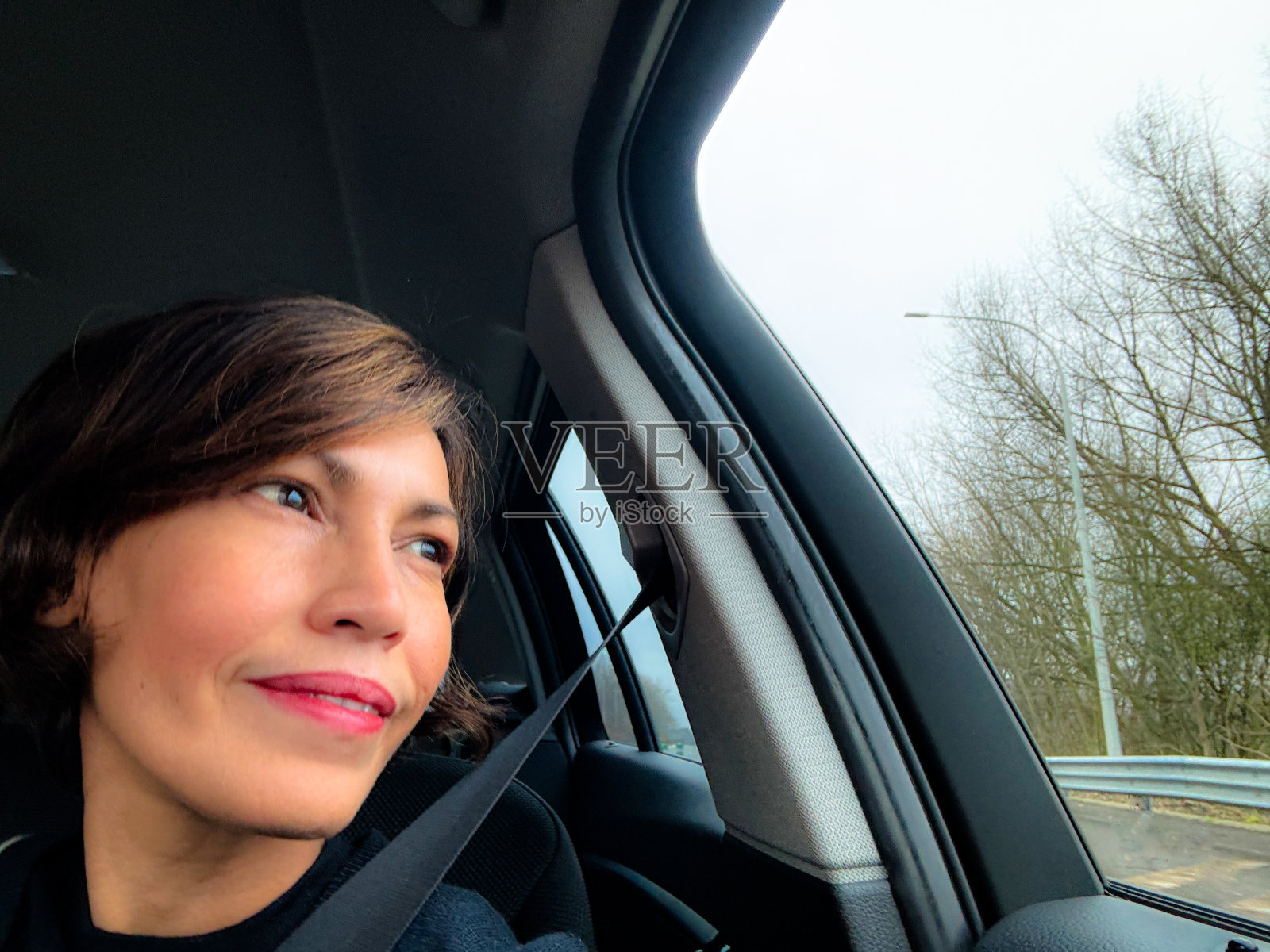 开车旅行很有趣照片摄影图片