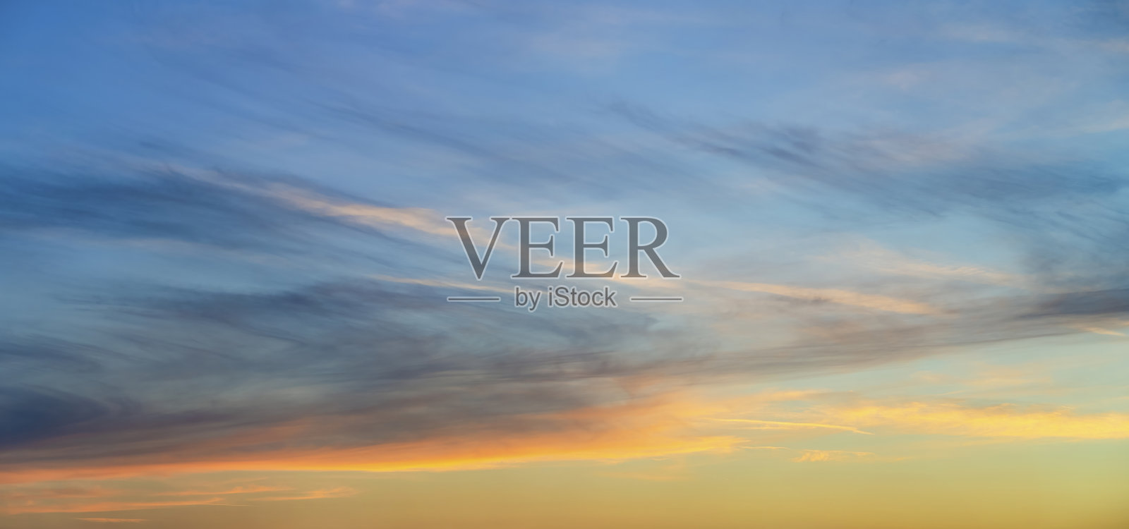 日落时分伊兹密尔的云景全景照片摄影图片