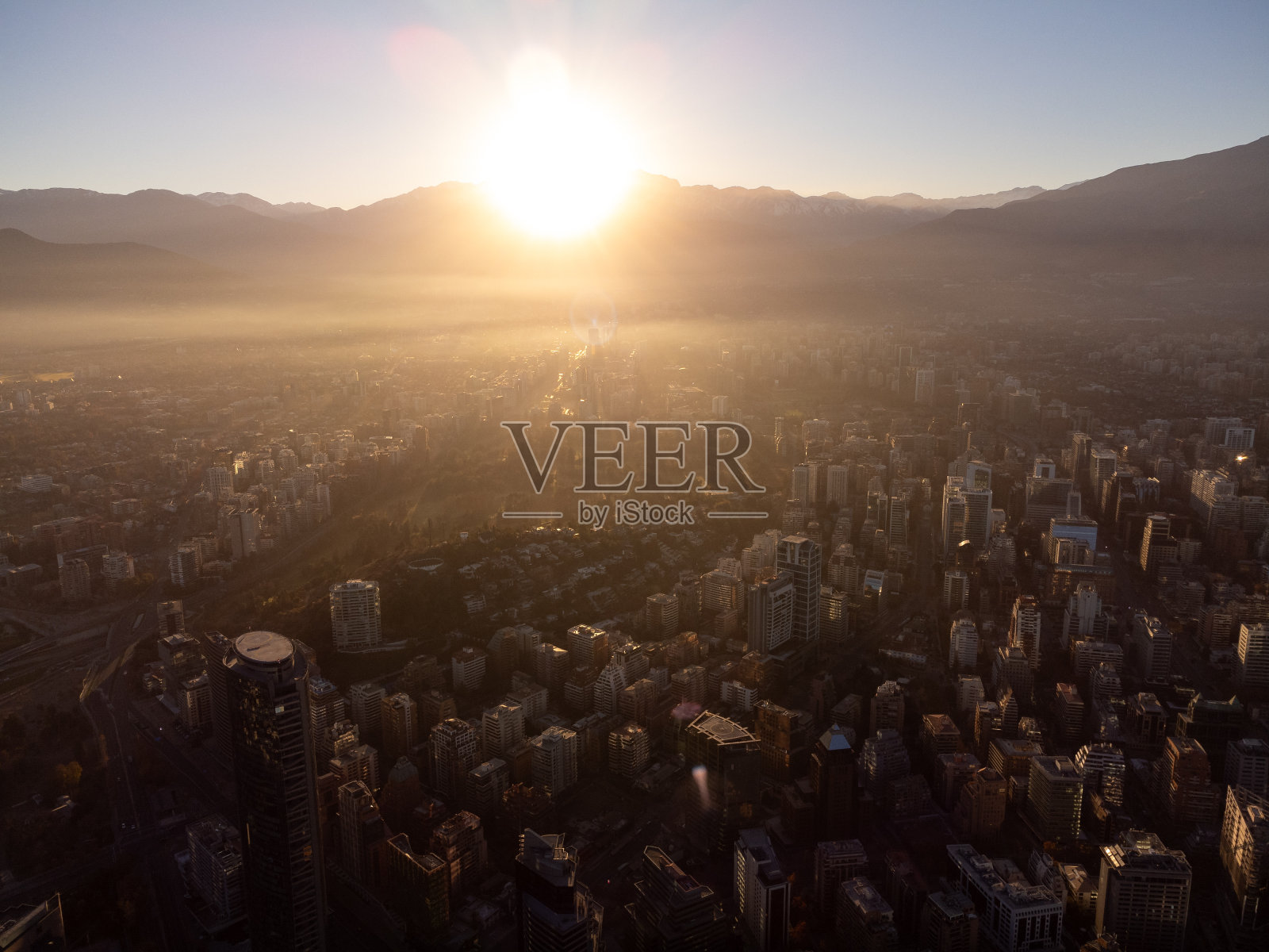 智利圣地亚哥黎明鸟瞰图照片摄影图片