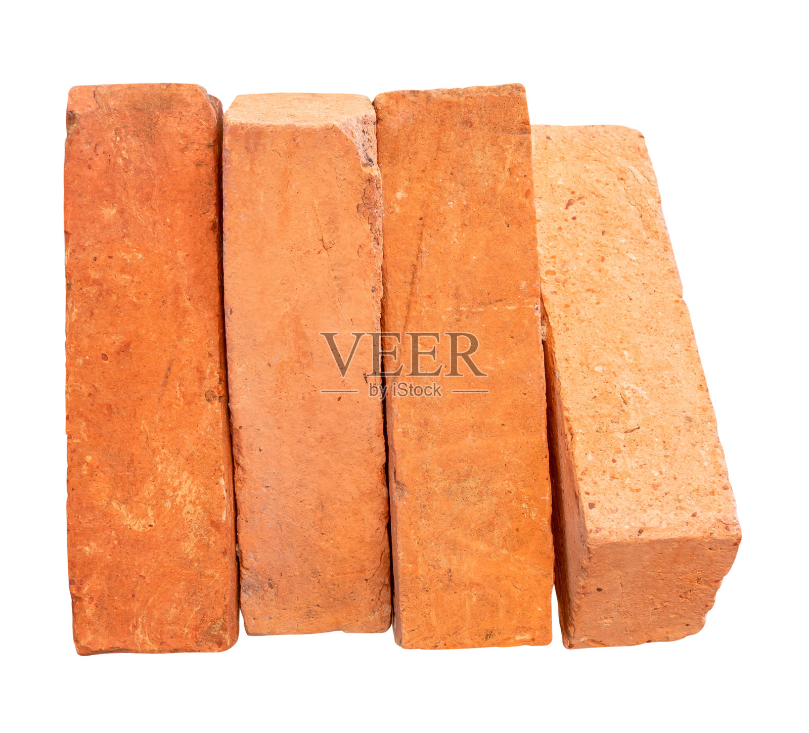 有裂缝的旧的红色或橙色砖的侧视图,在白色背景上与剪贴路径隔离照片摄影图片