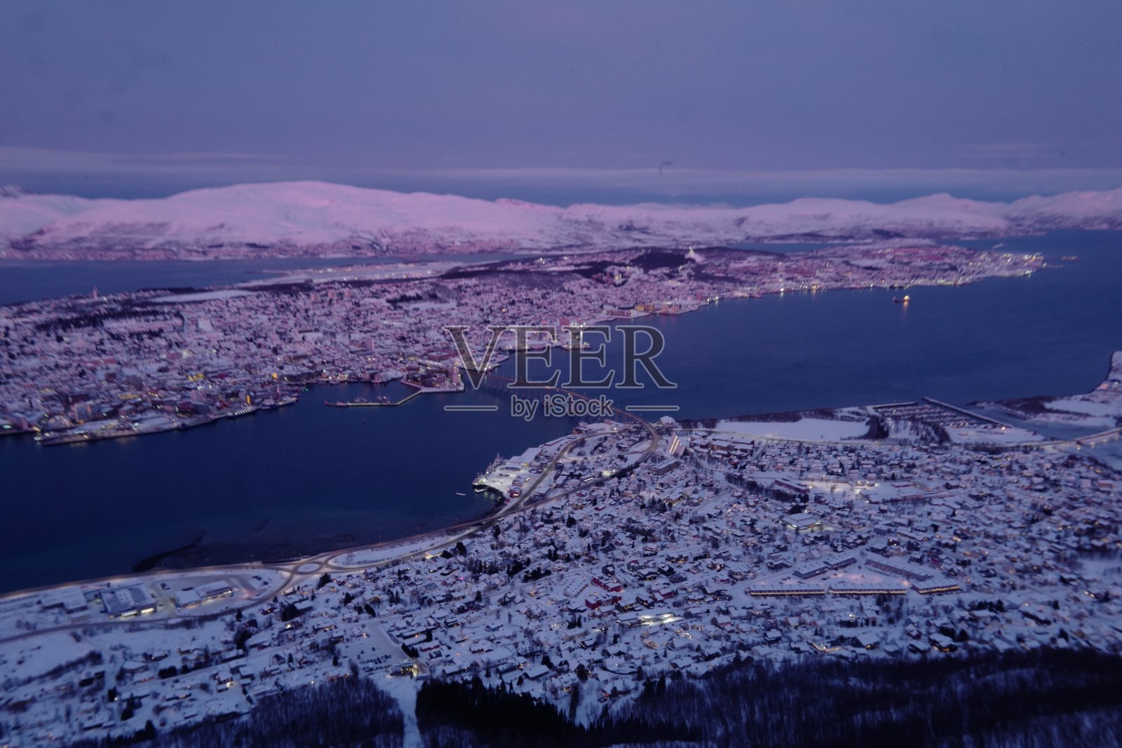 特罗姆瑟的日出照片摄影图片