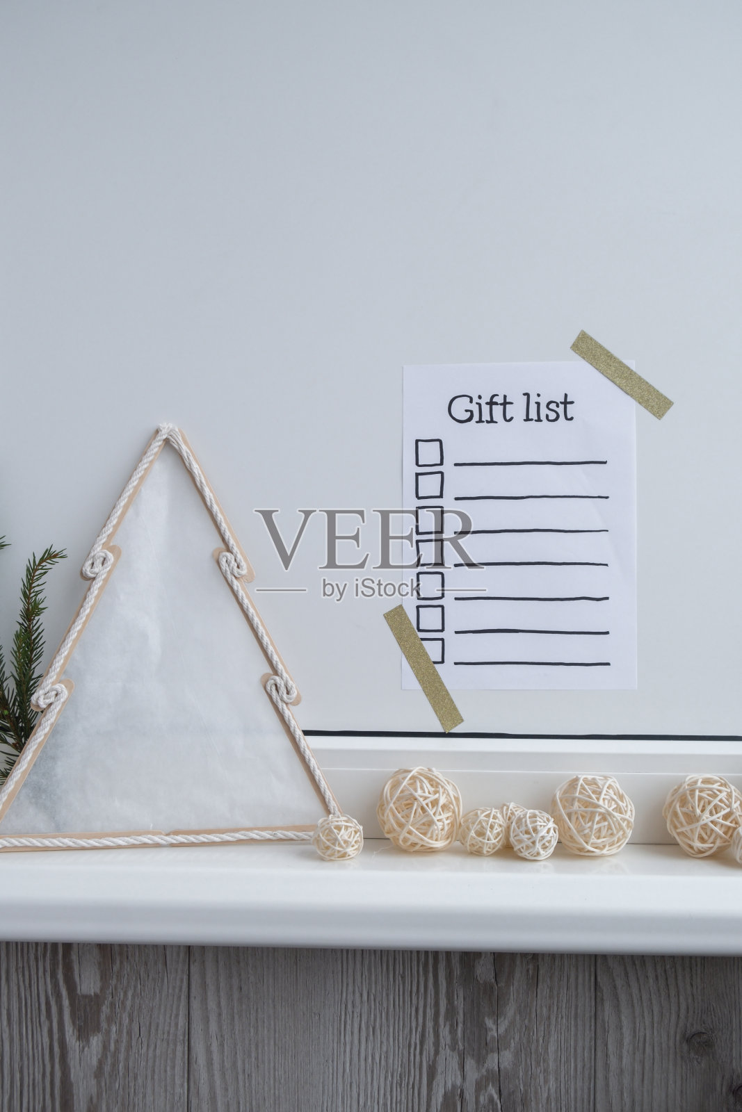 带有礼物清单的节日备忘录照片摄影图片