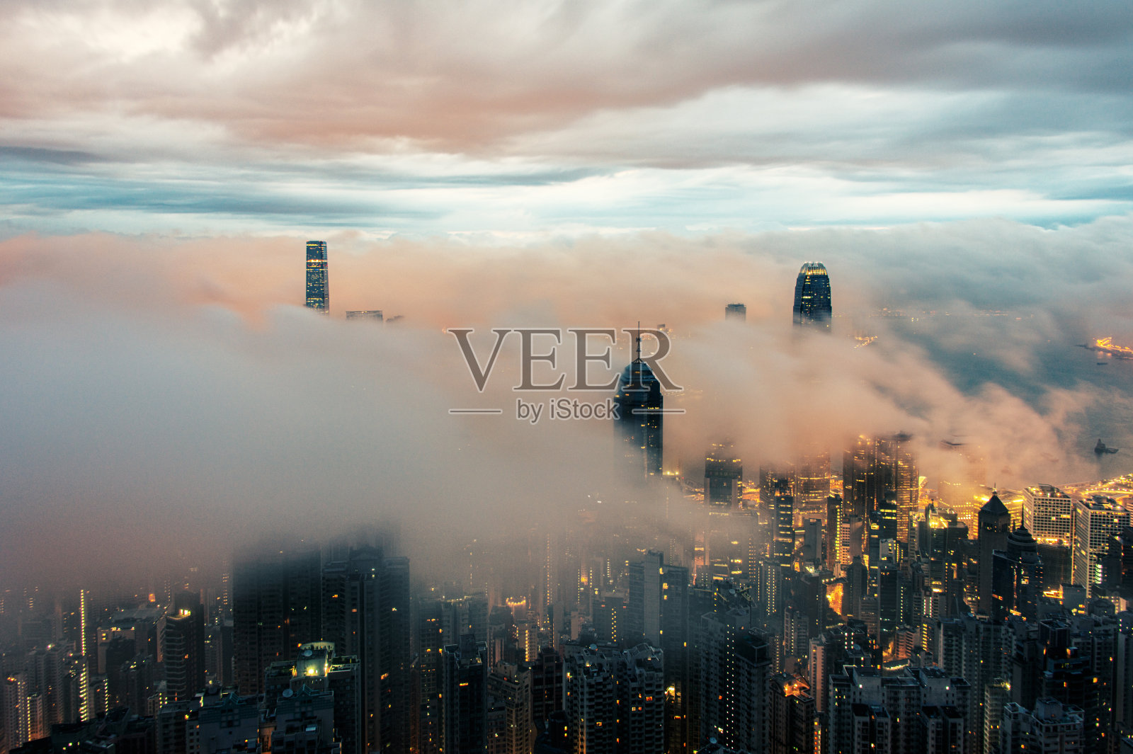 日出前多云照片摄影图片