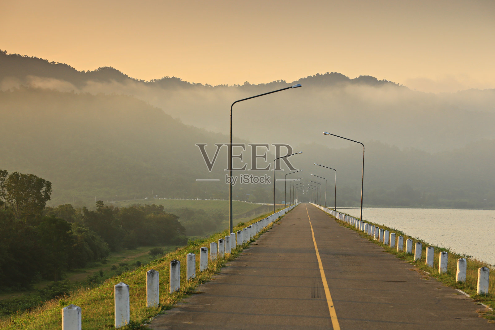 魁武里水库的景色照片摄影图片