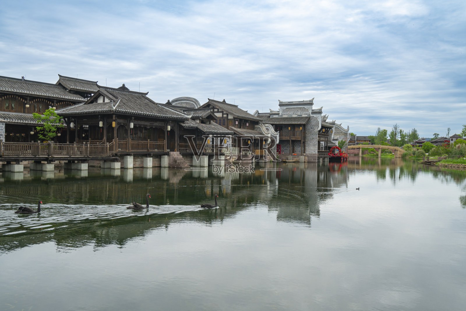 中国四川省宜宾市美丽的湖畔古镇李庄照片摄影图片