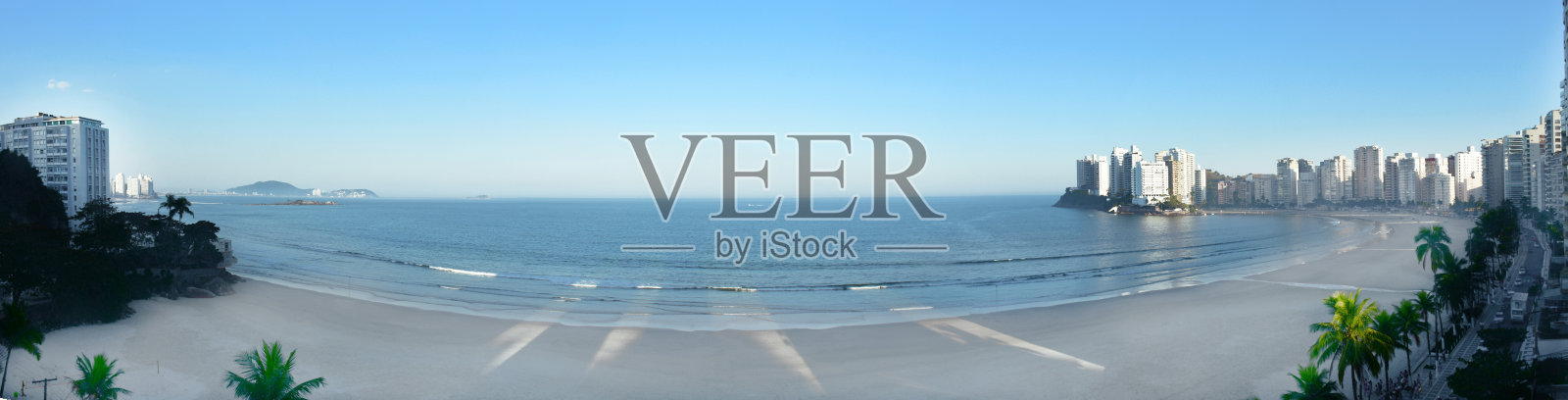 瓜鲁贾<e:1>全景海滩——巴西照片摄影图片