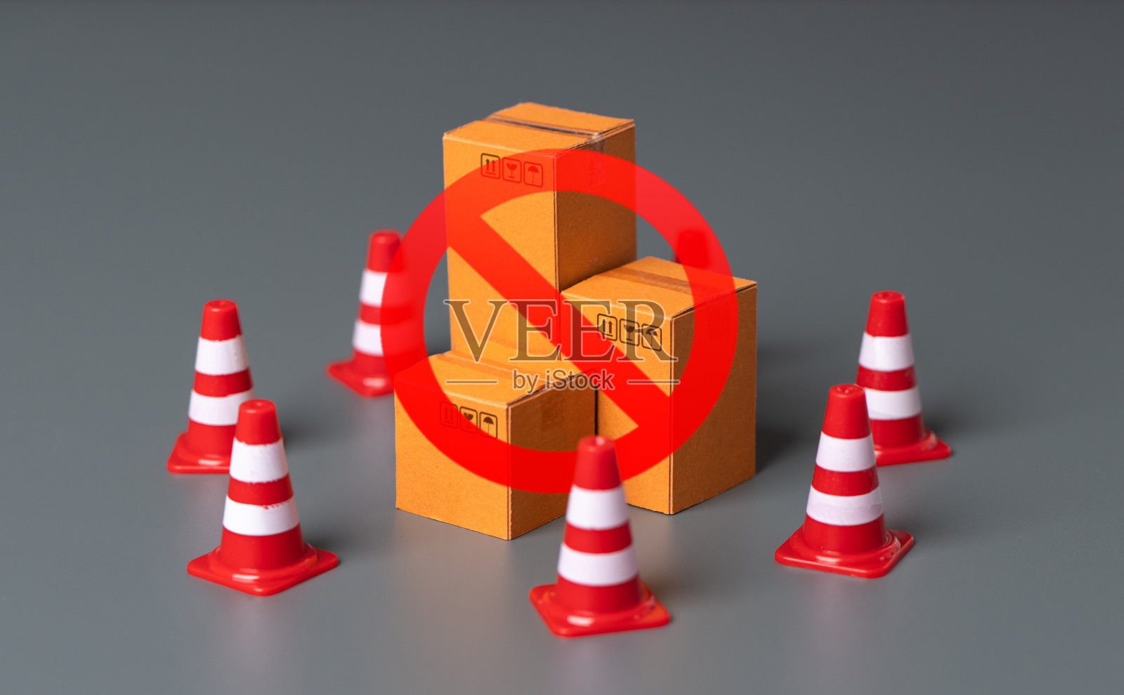 受制裁的货物。贸易禁令。扣押财产和货物。出口限制。经济障碍。影响经济和商业,依赖于不间断的货物交换照片摄影图片