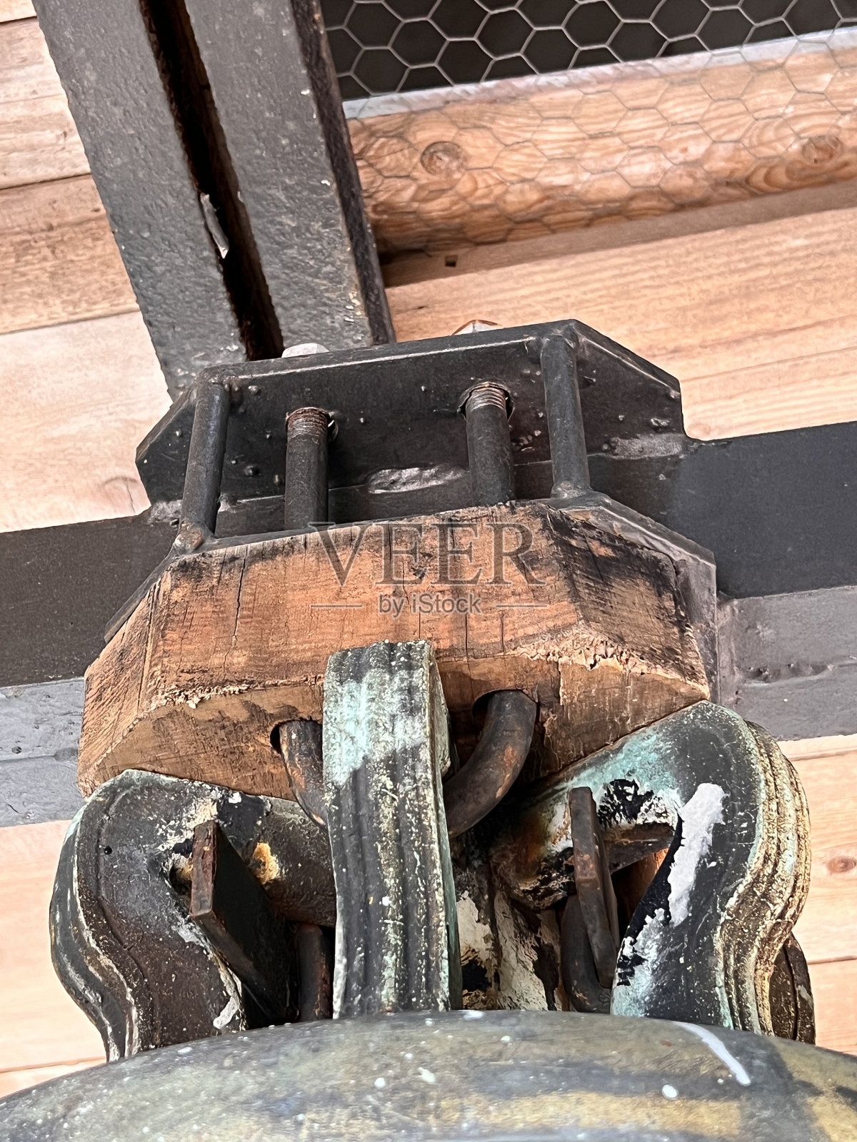 拉宾位于伊斯特拉东部海岸的克罗地亚老城区,靠近亚得里亚海的拉巴克普拉和奥帕蒂亚照片摄影图片