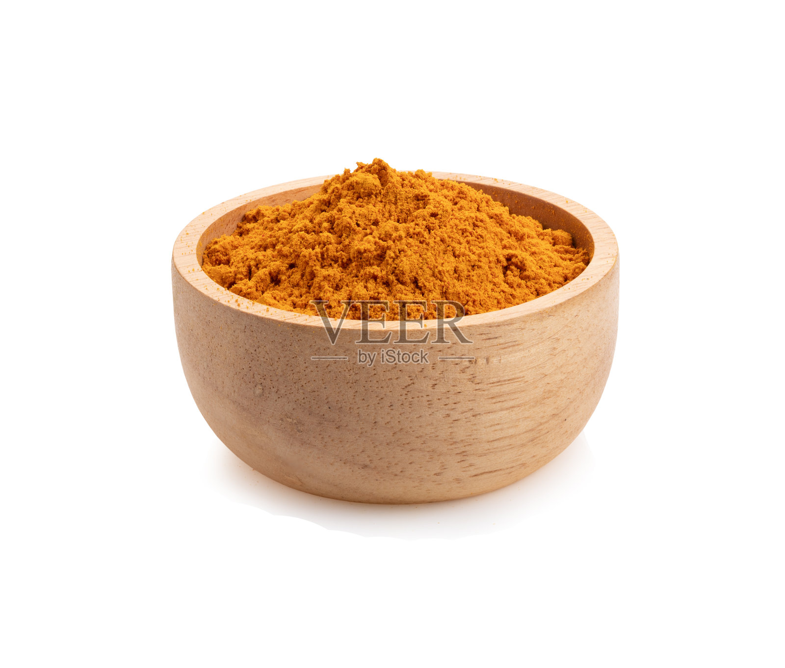 姜黄粉在碗木在白色背景照片摄影图片