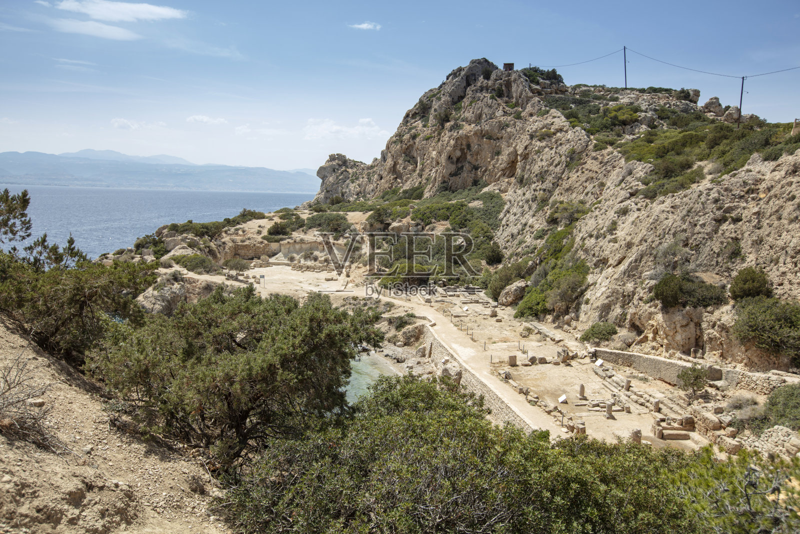 从希腊劳特拉基,武里亚梅尼斯湖附近的标志性考古遗址Heraion观看。照片摄影图片