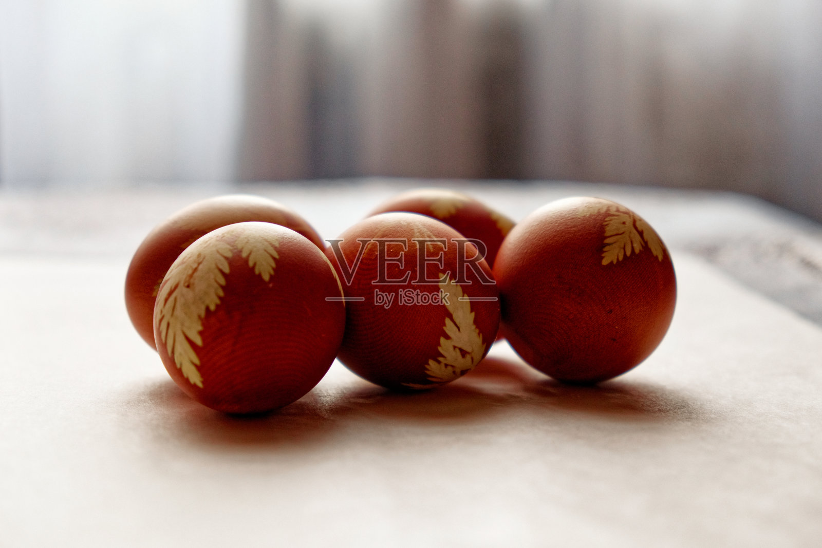 精心设计的复活节彩蛋。照片摄影图片