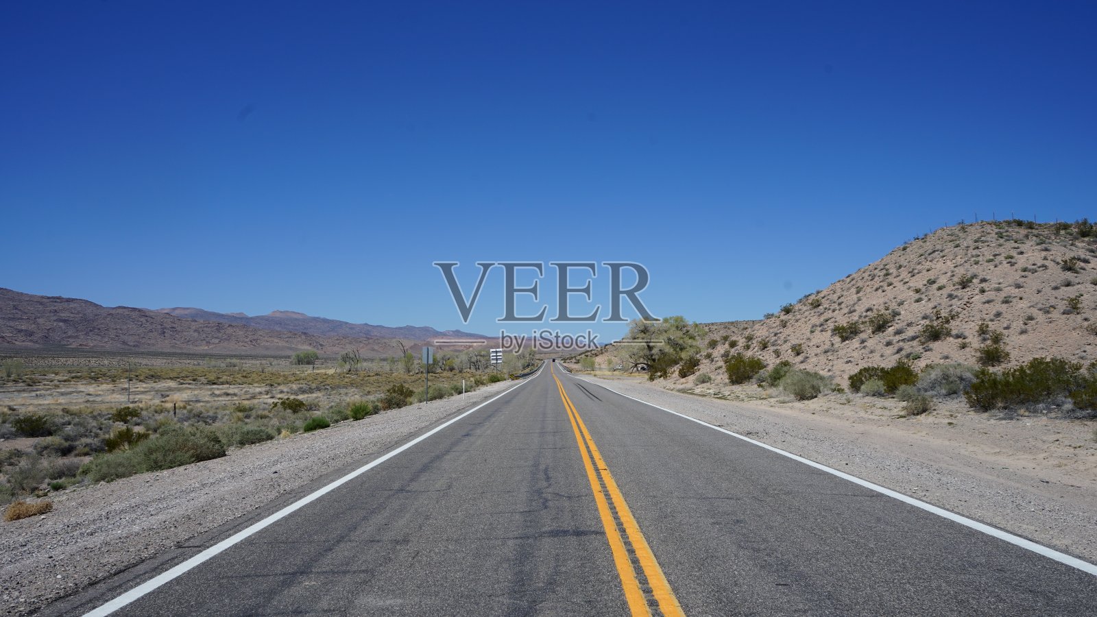 内华达州只有一条外星公路照片摄影图片