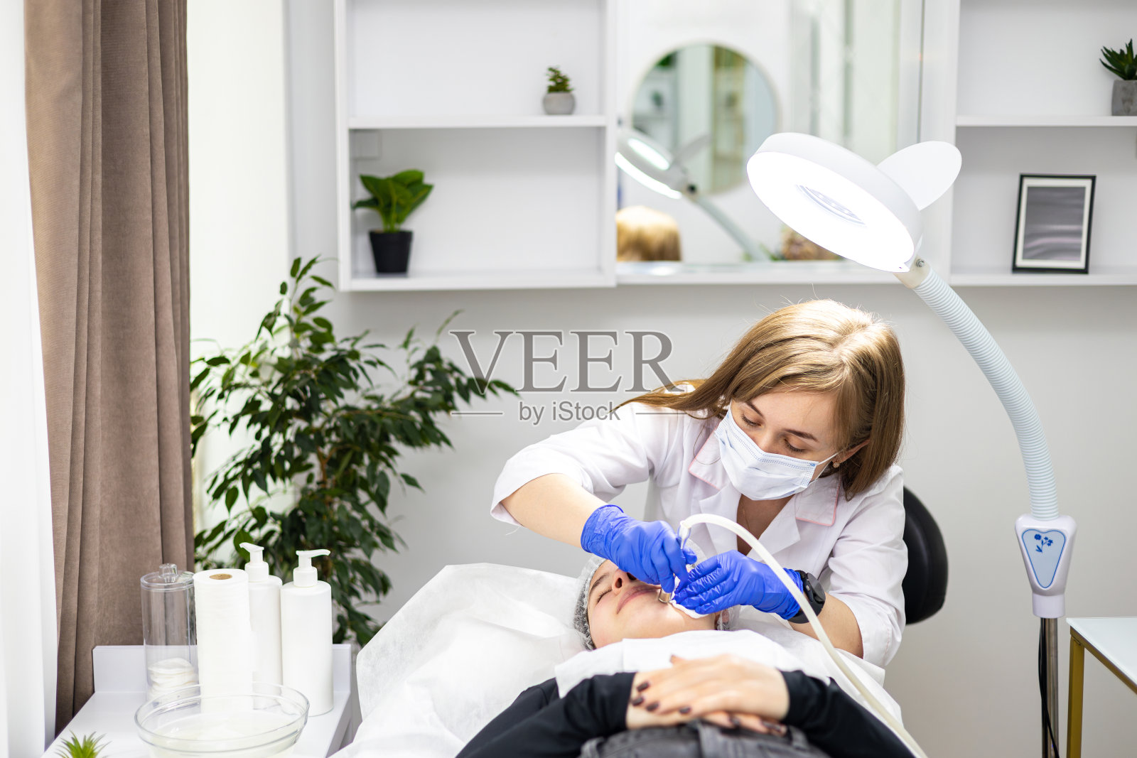 皮肤再生,美容手术,美容护理,面部护理,美容增强手术,微水磨皮,照片摄影图片