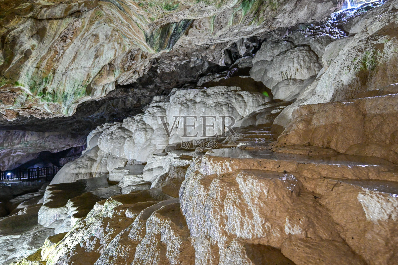 土耳其代尼兹利的卡克里克洞穴照片摄影图片