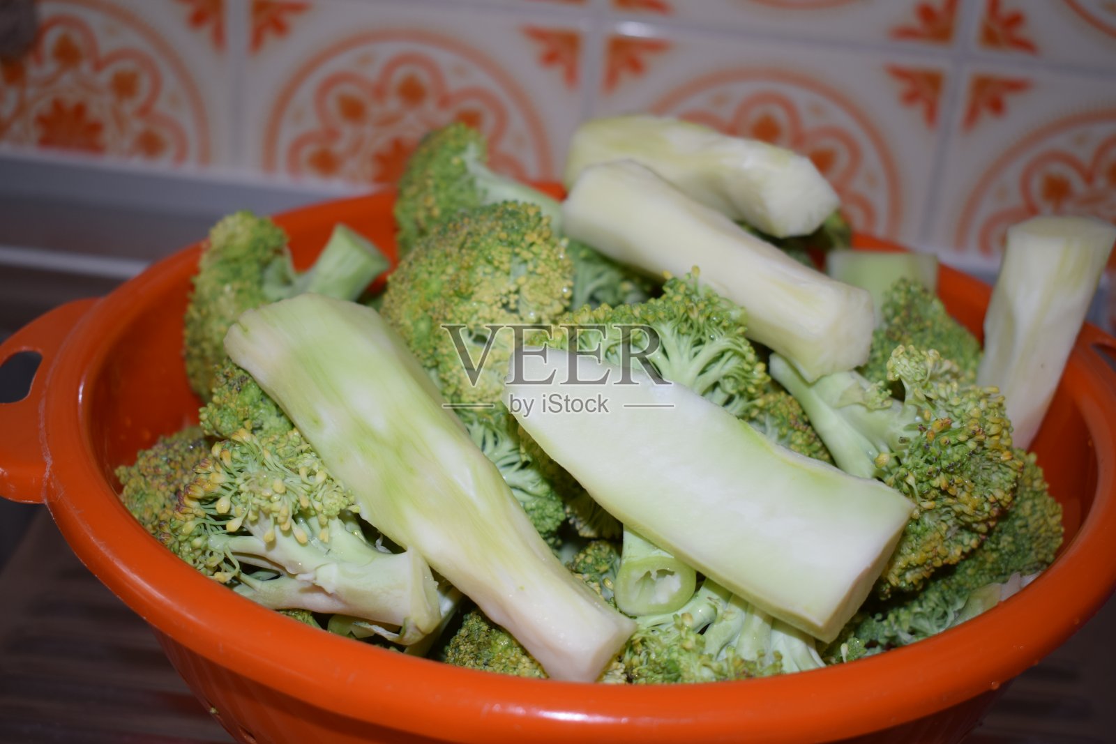 西兰花准备好了照片摄影图片