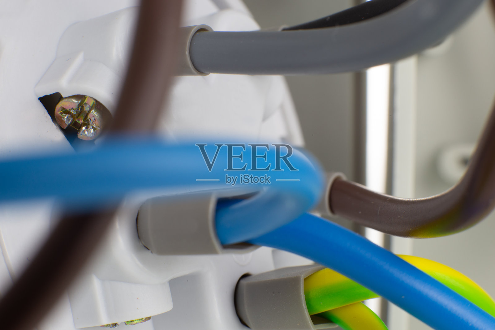 电缆特写,概念电气连接和维修。照片摄影图片