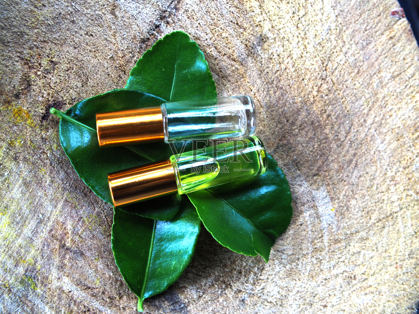 Kaffir青柠叶香料和香薰油水疗照片摄影图片