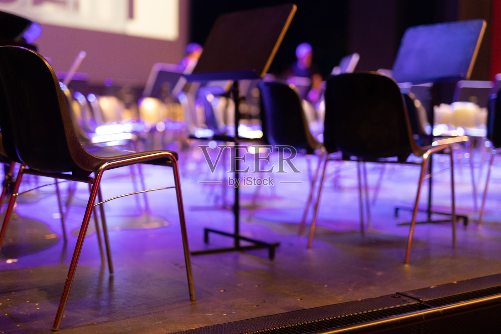 歌剧舞台上的椅子照片摄影图片
