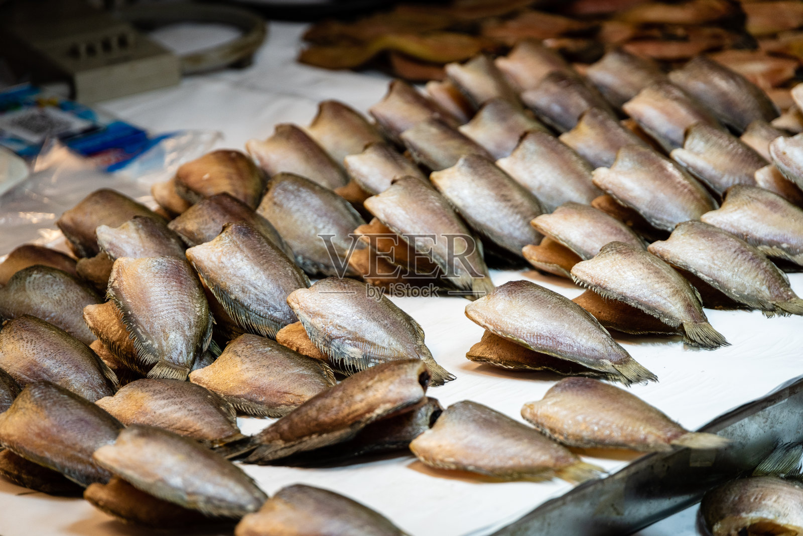 曼谷市场的炸鱼照片摄影图片