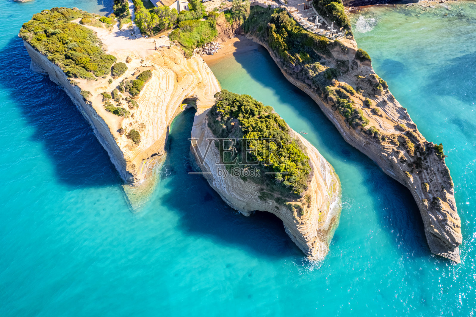科孚岛上的爱运河是吸引许多游客的中心照片摄影图片