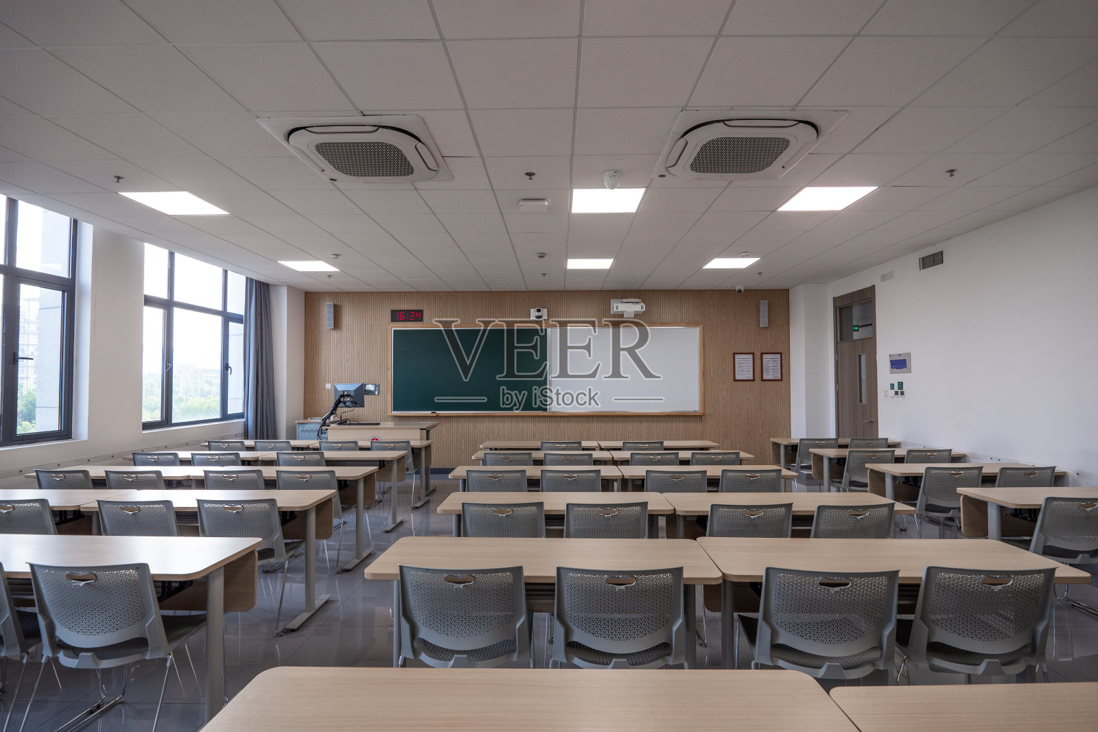 现代智慧教室照片摄影图片