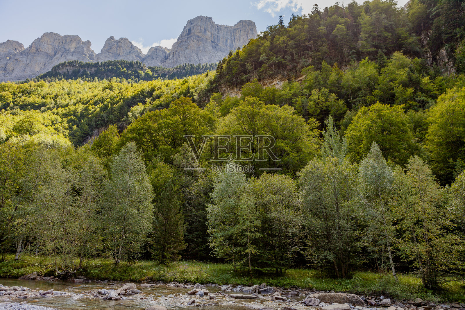 西班牙比利牛斯山的奥尔德萨和蒙特佩尔迪多国家公园照片摄影图片