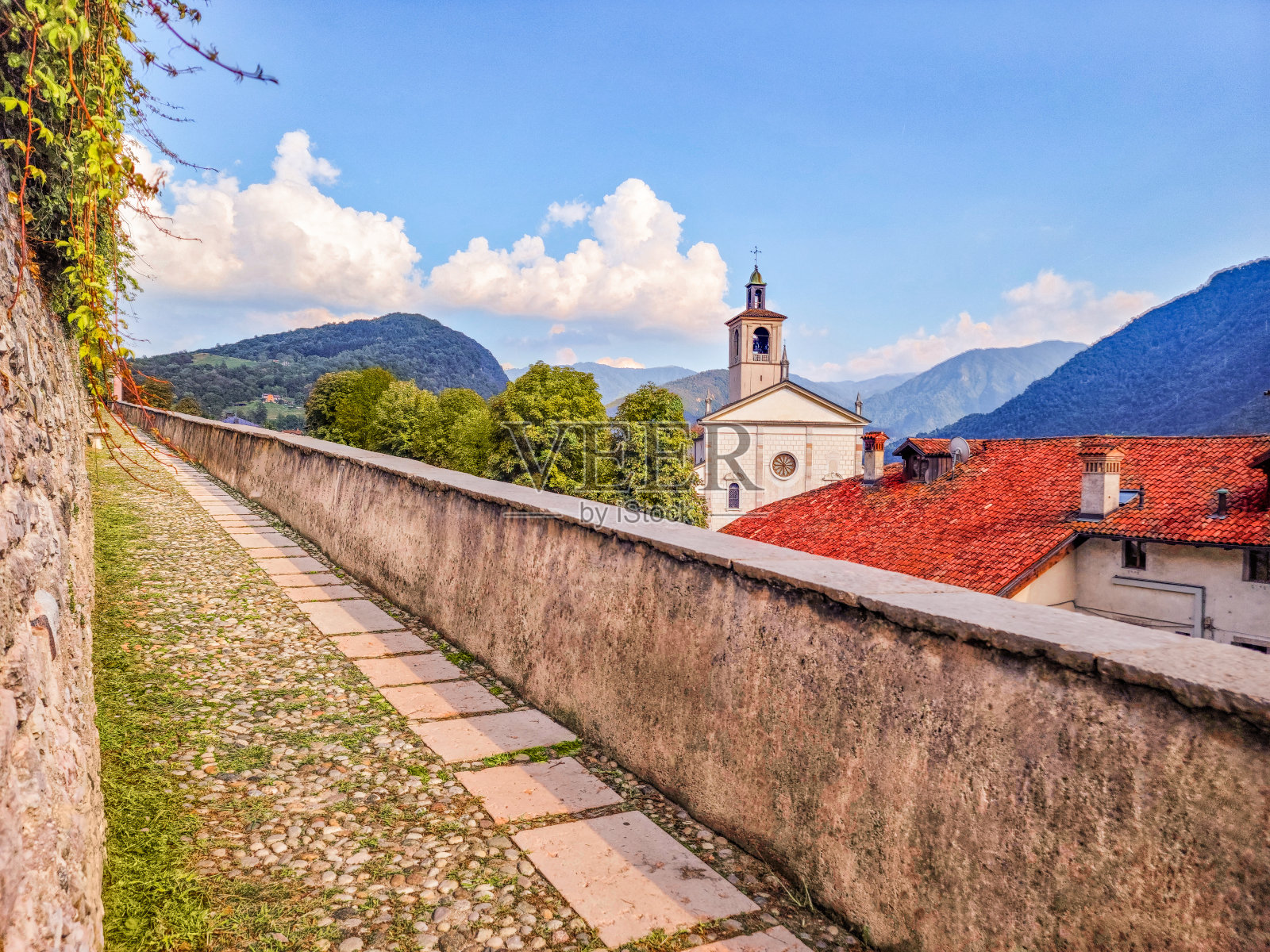 古代建筑意大利城市-贝卢诺照片摄影图片