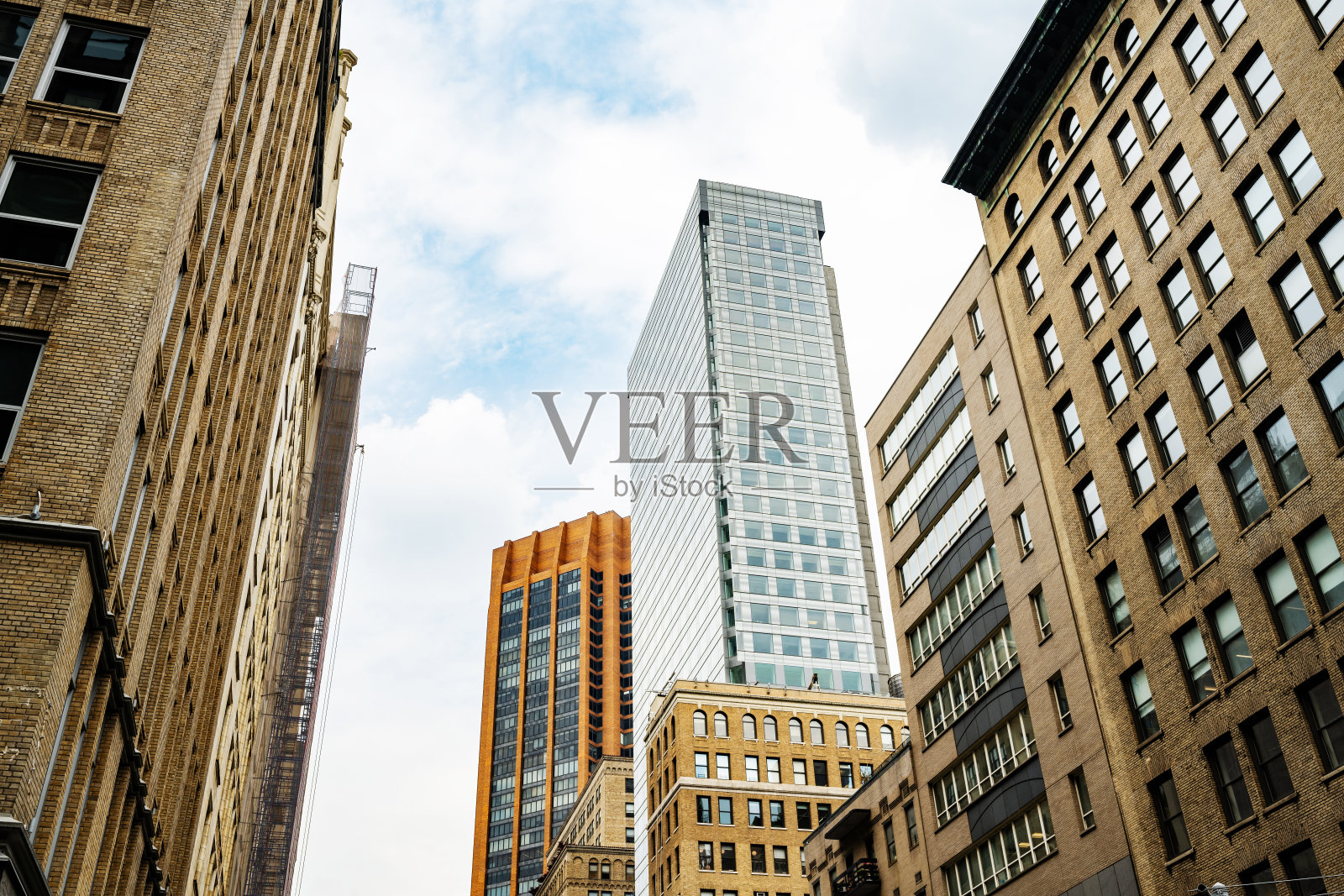 曼哈顿建筑物的低角度视图照片摄影图片