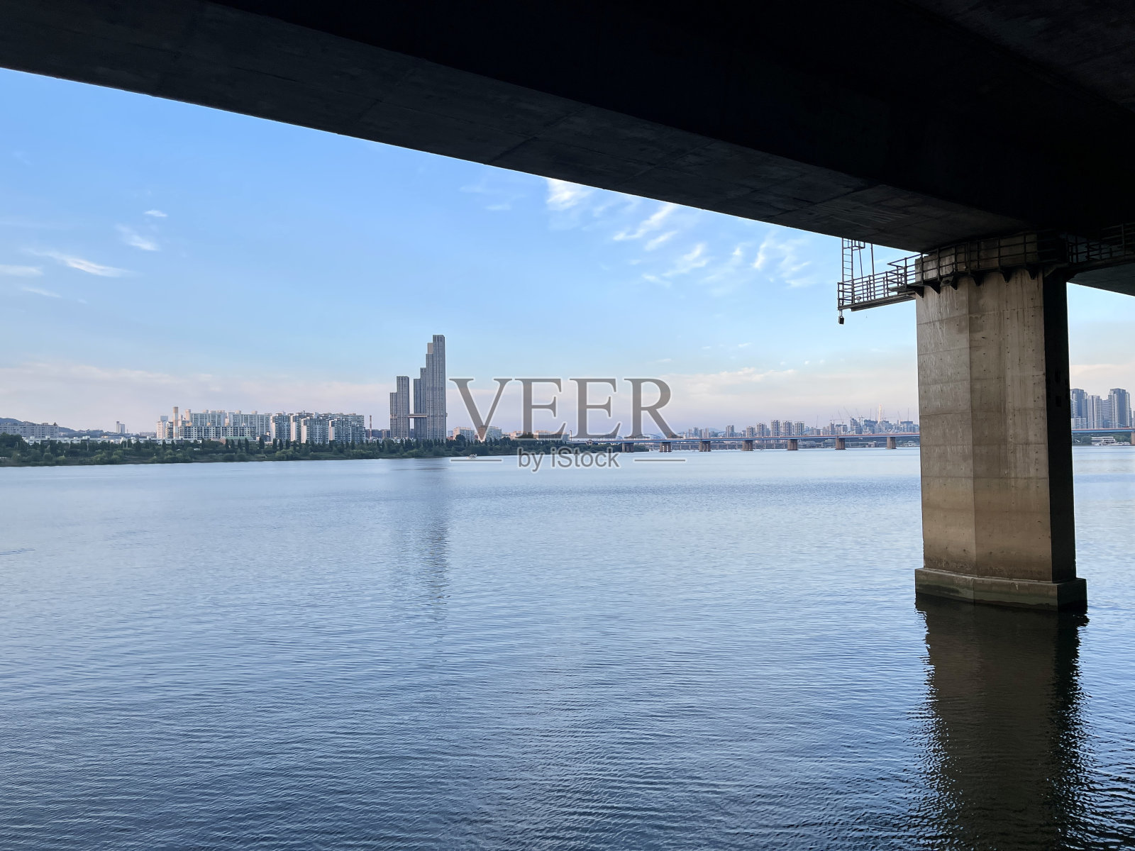 首尔汉江和龙山公寓照片摄影图片