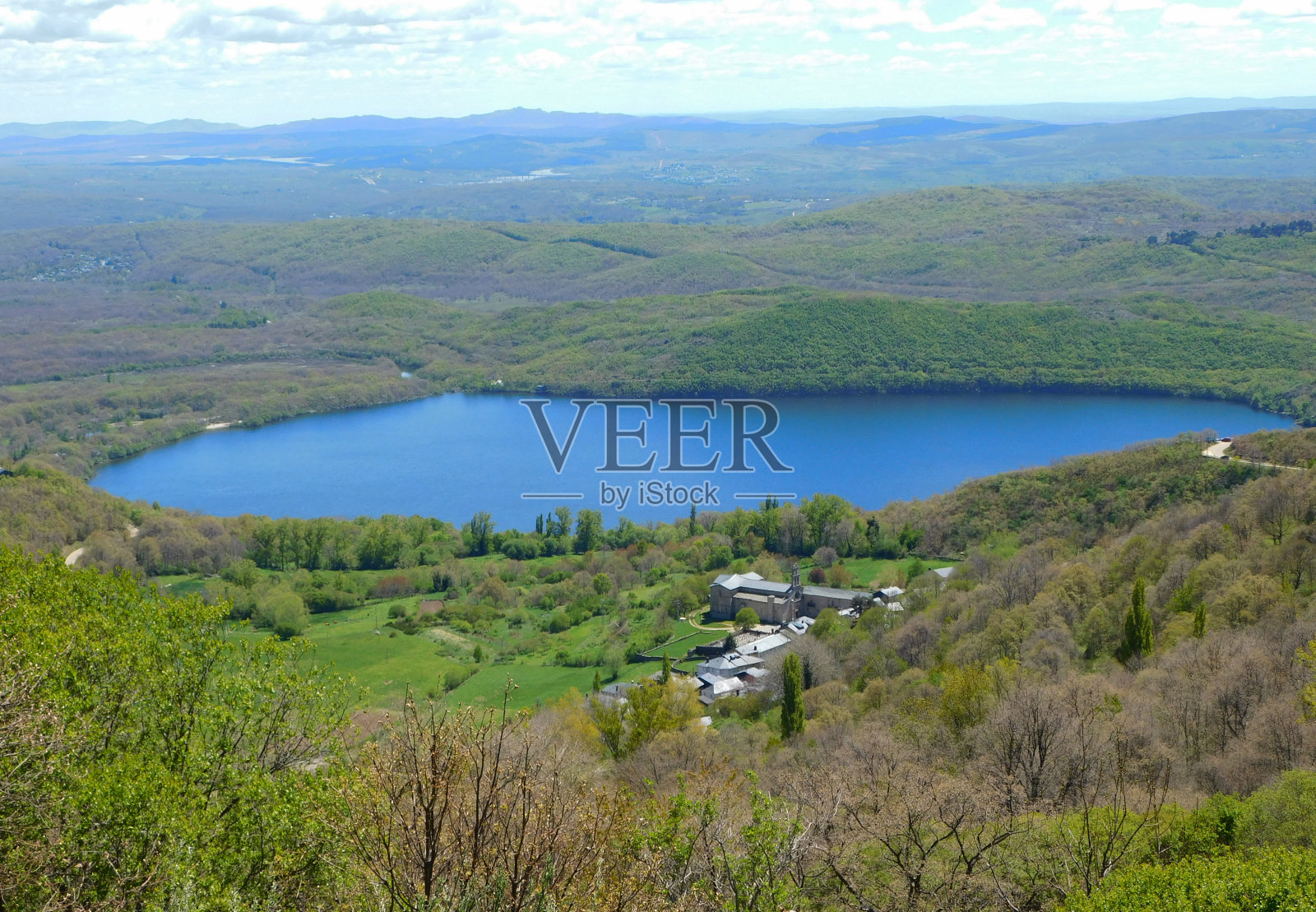 西班牙的萨纳布里亚湖照片摄影图片