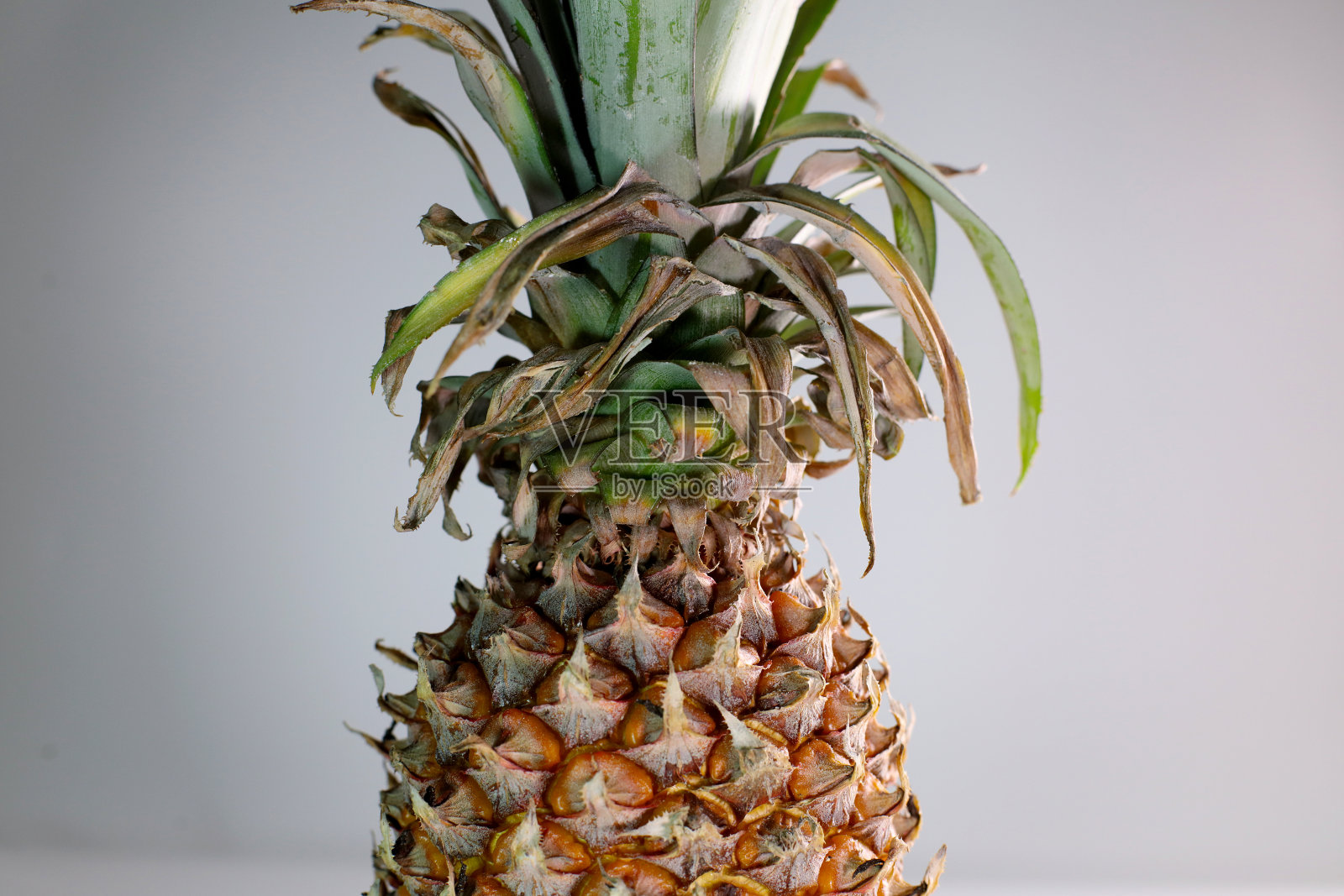 在家吃水果照片摄影图片