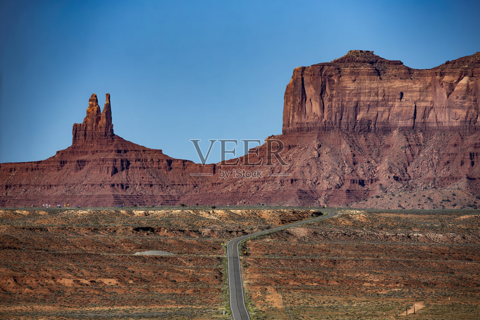 纪念碑谷附近的阿甘山照片摄影图片