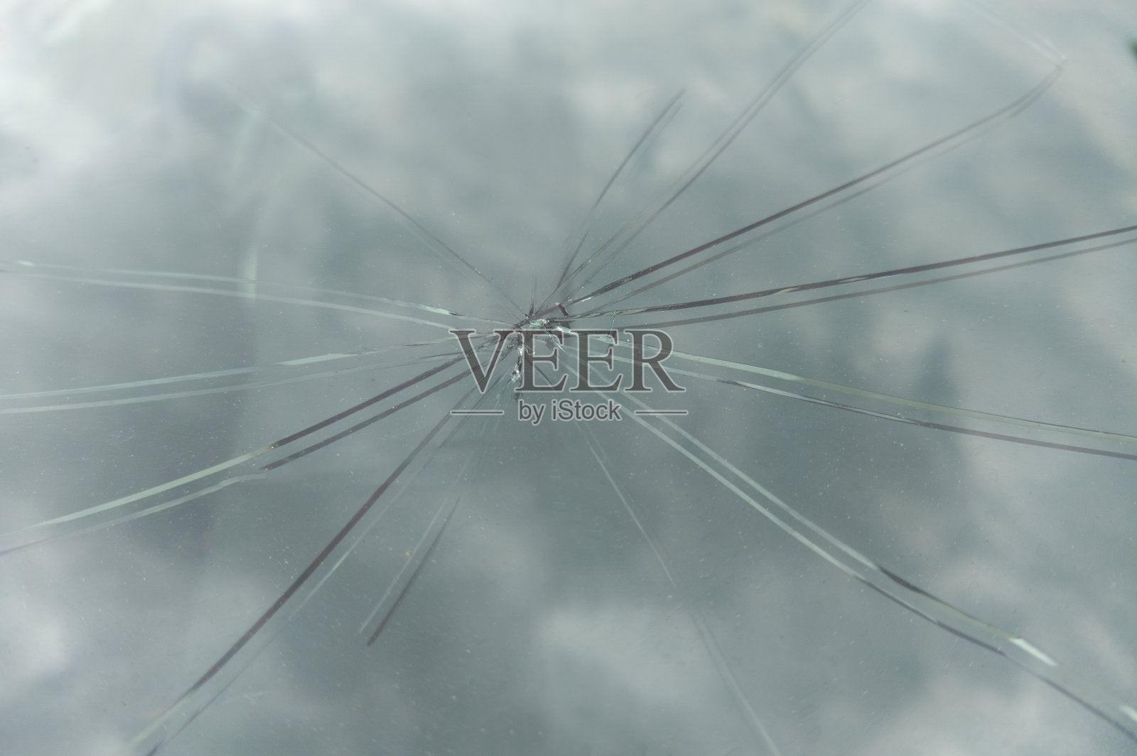 破碎的汽车挡风玻璃特写照片摄影图片