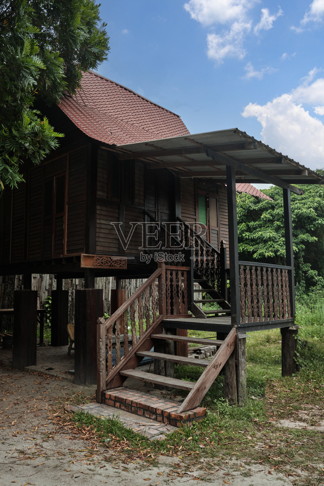 传统的马来木制房屋照片摄影图片