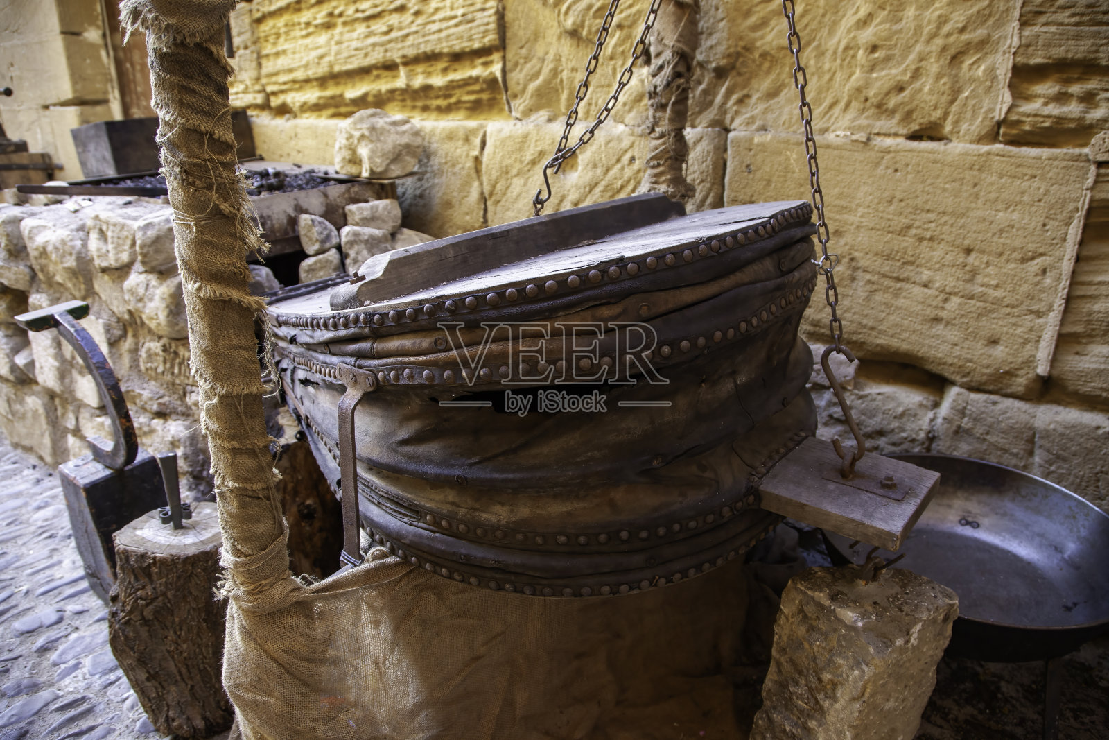 旧锻造风箱照片摄影图片