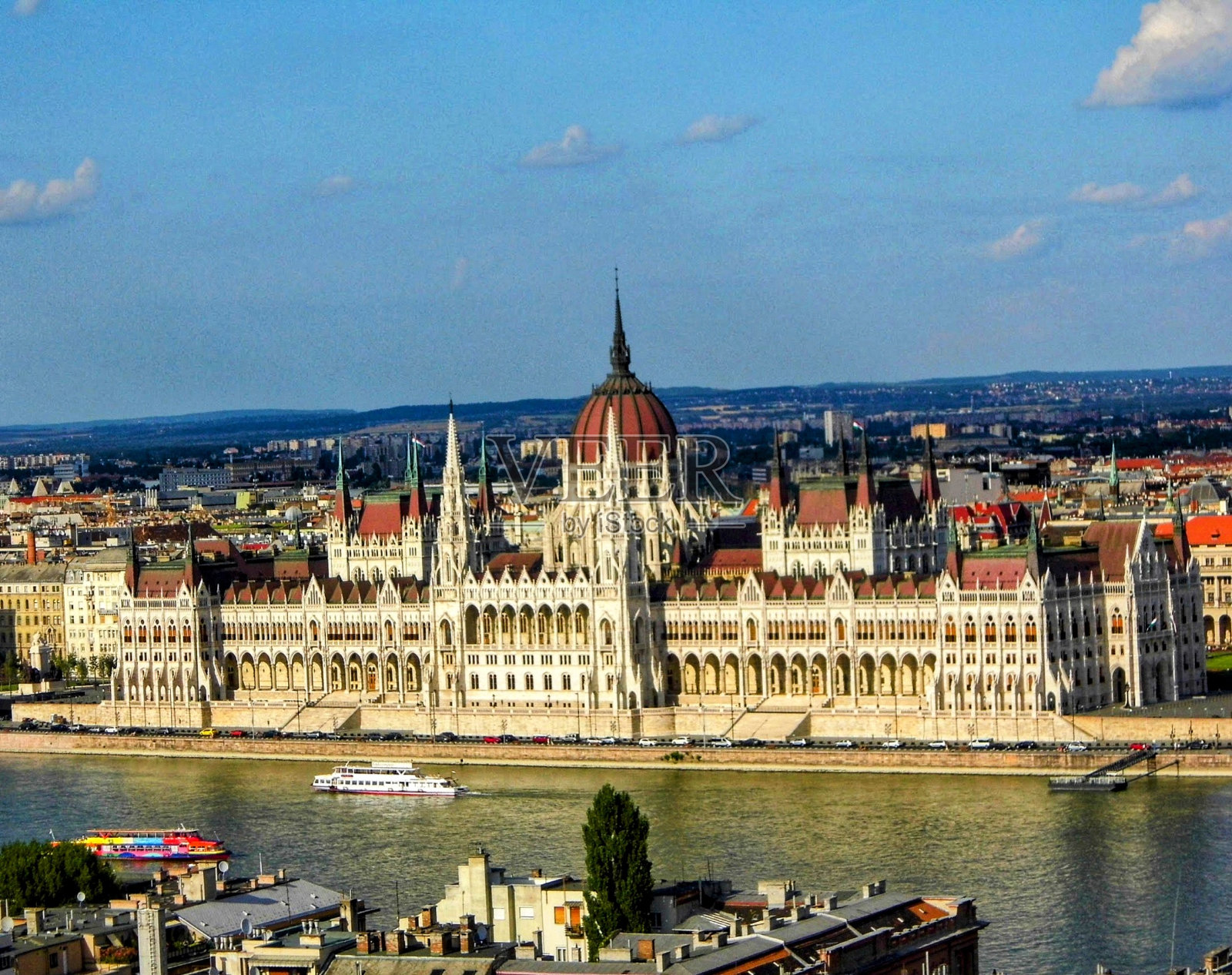 布达佩斯历史悠久的议会大厦建筑匈牙利多瑙河市中心照片摄影图片