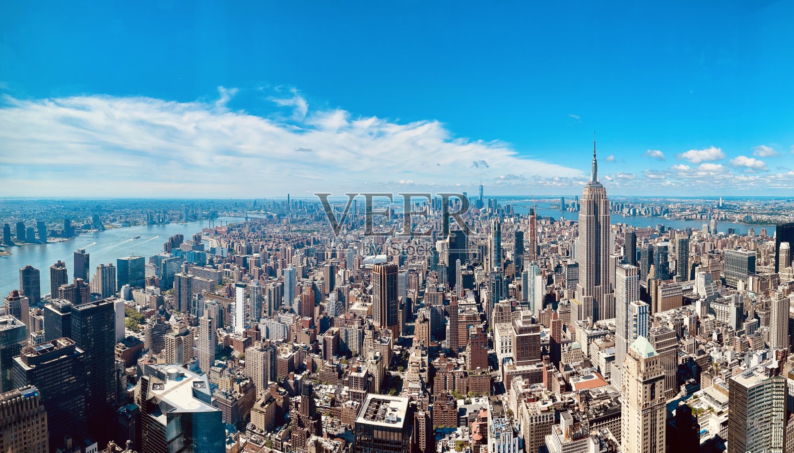 2024年6月一个阳光明媚的日子里,从范德比尔特大楼拍摄的纽约曼哈顿市中心的天际线照片照片摄影图片