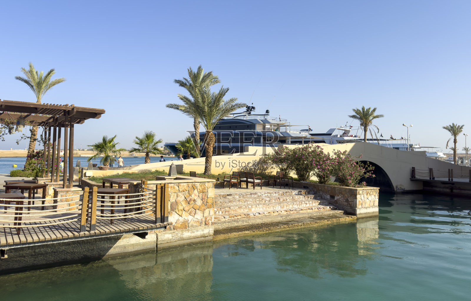 埃及珊瑚海岸,加利布港红海里维埃拉的城市运河照片摄影图片