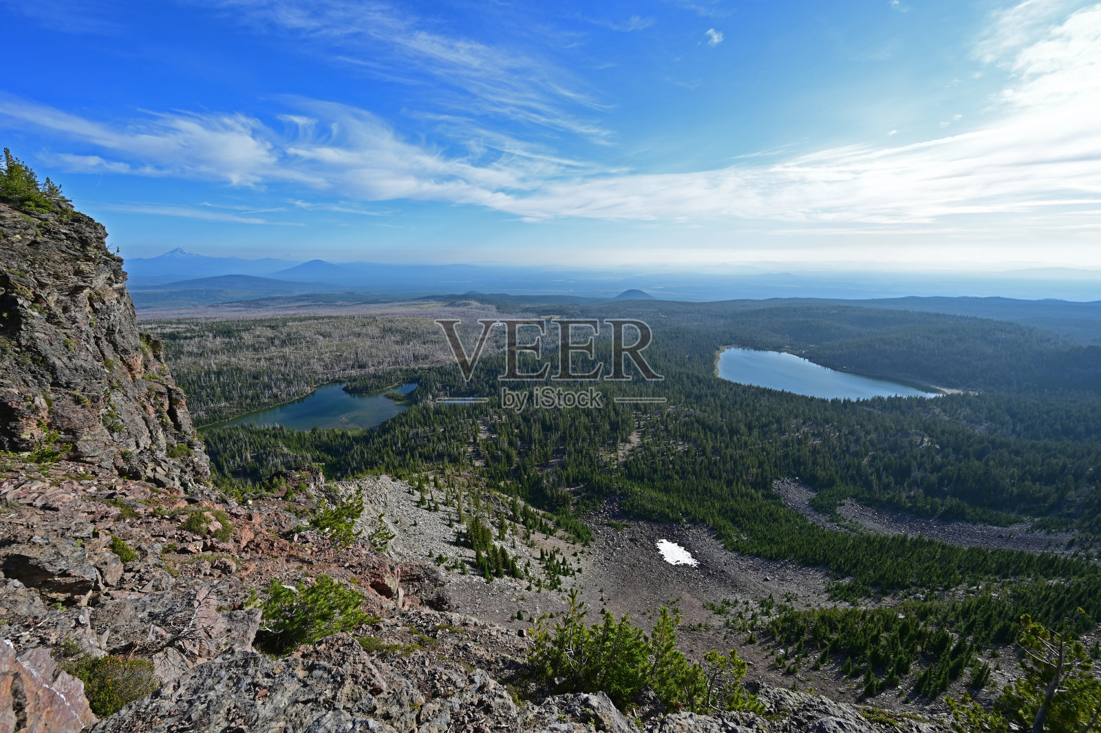三溪湖及其周边,俄勒冈州。照片摄影图片