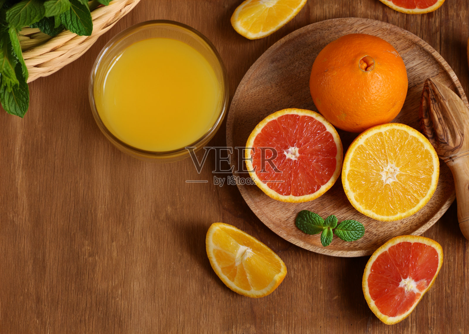 新鲜橙汁来自有机橙子照片摄影图片