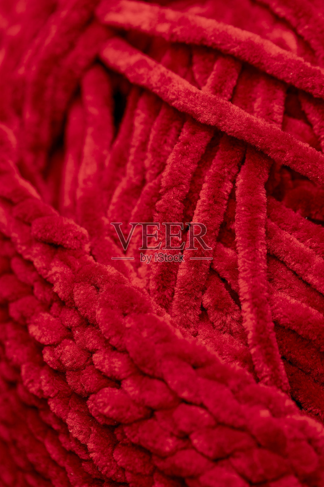 新的软红色线与其他线的痕迹在特写照片摄影图片