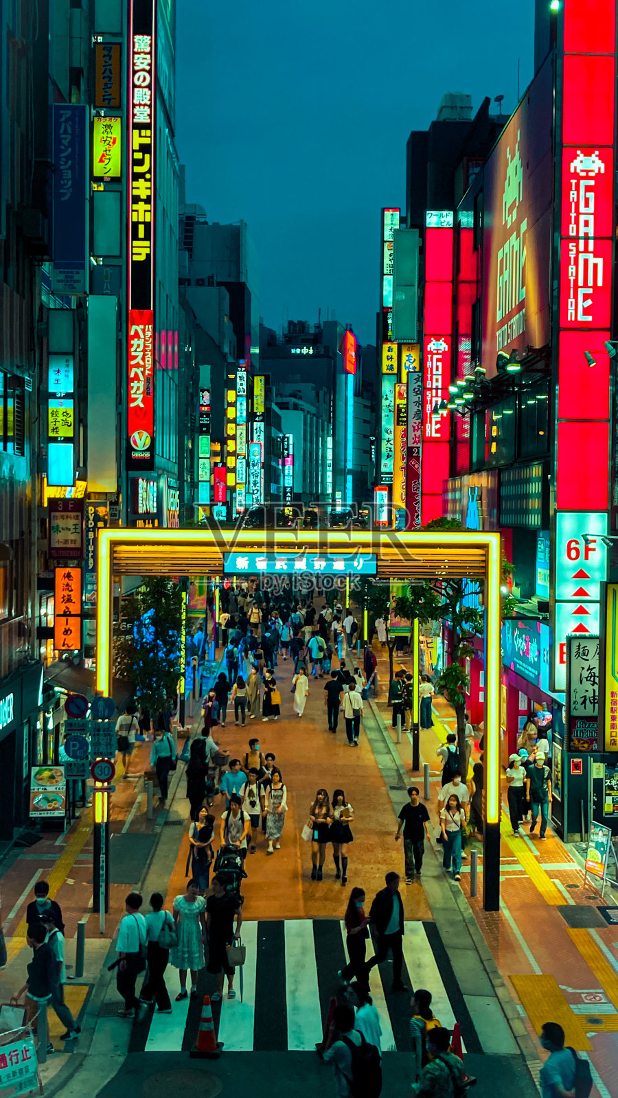 新宿之夜照片摄影图片