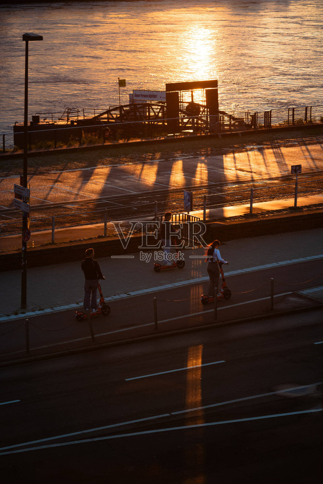 日落摄影在德国的<s:1>塞尔多夫照片摄影图片