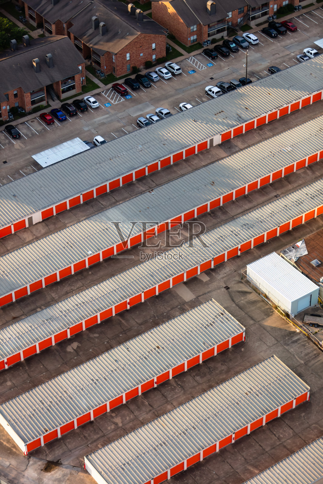 德克萨斯州休斯顿,阳光明媚的一天,仓库鸟瞰图照片摄影图片