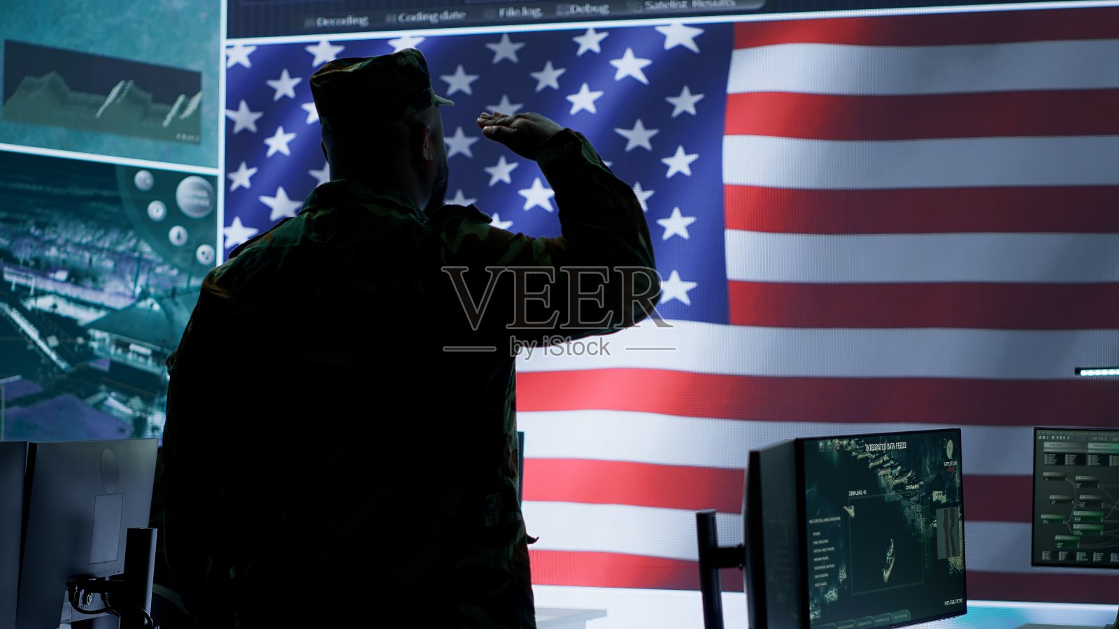 高科技政府控制室的军事指挥官照片摄影图片