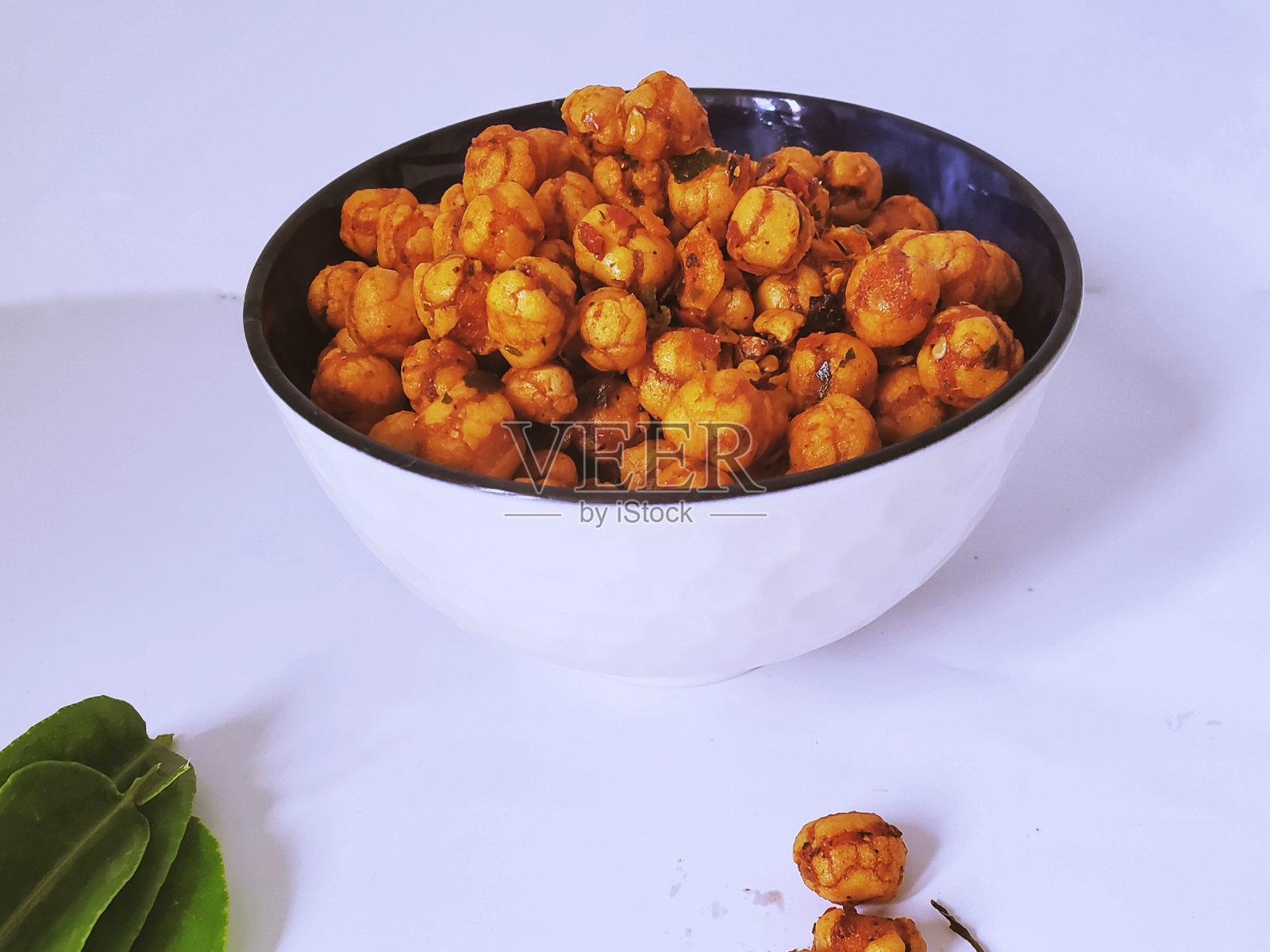 印尼小吃,被称为毛螺,孤立在一个白色的背景照片摄影图片