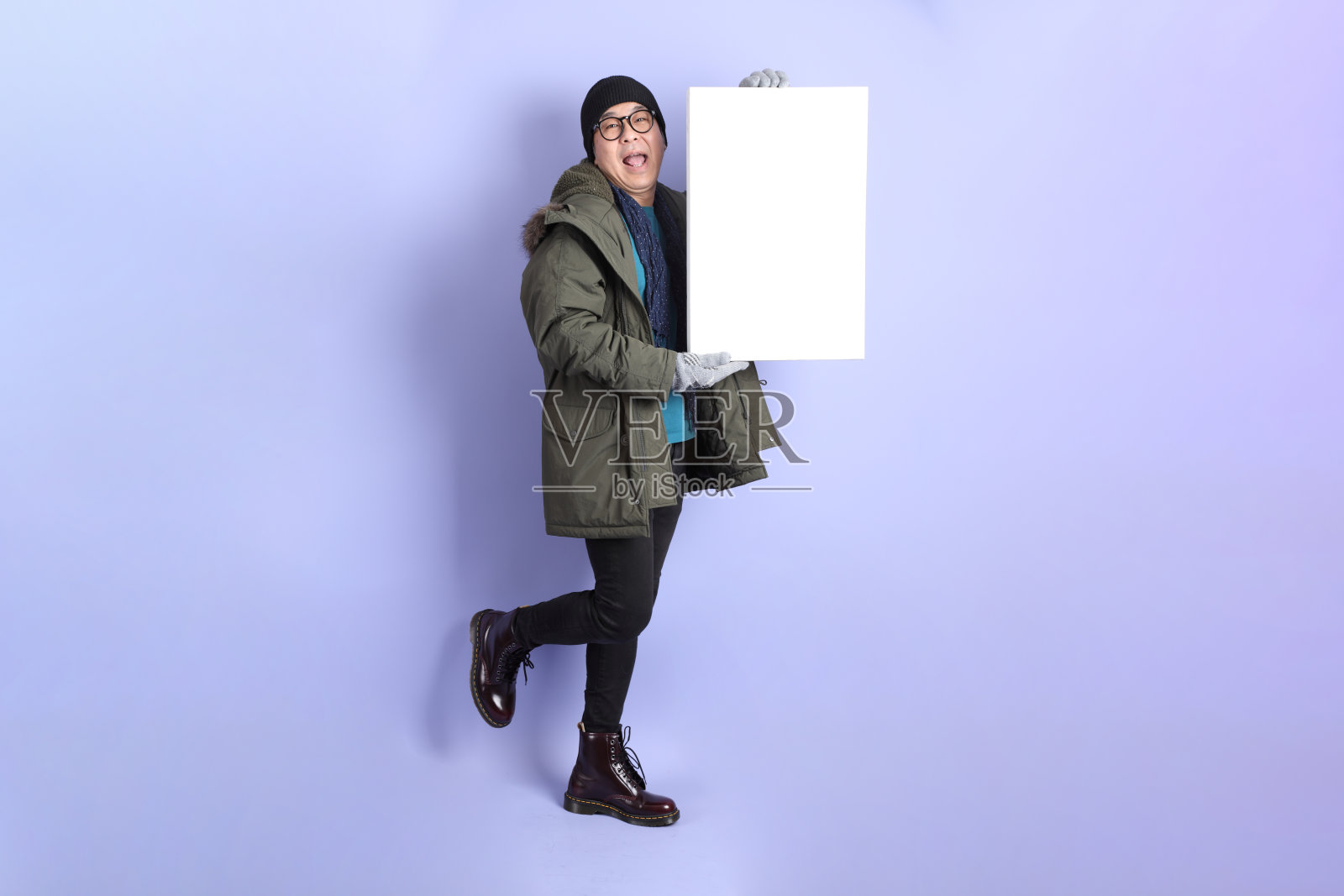 五十年代穿着冬装的男人照片摄影图片